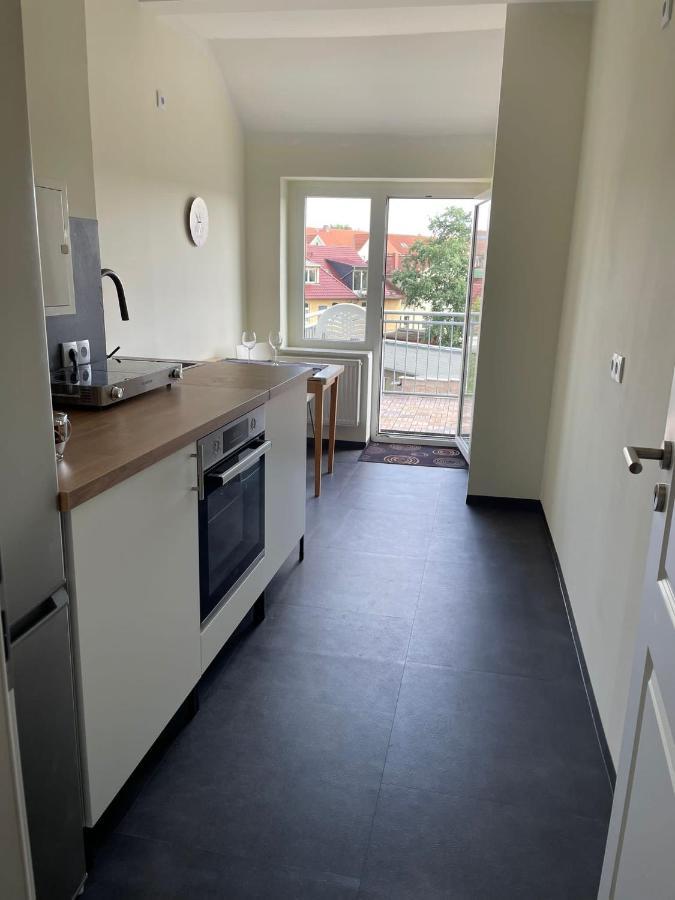 Schoene Neue 4 Zimmer Wohnung Mit Sued-Balkon Bis 8 Personen Naumburg  Dış mekan fotoğraf