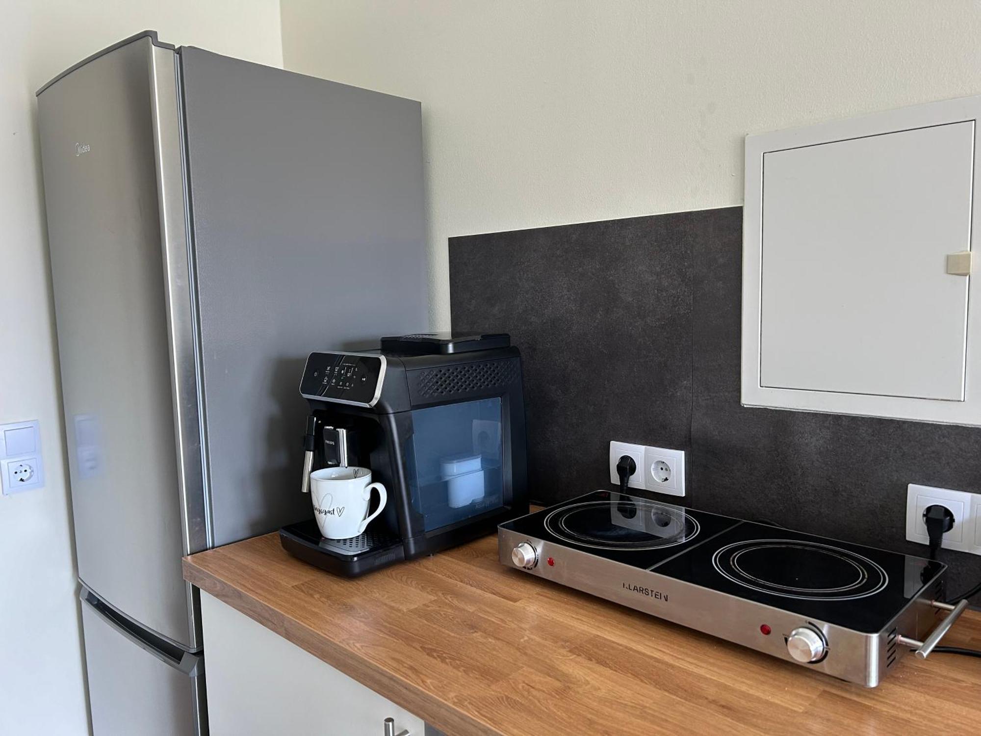Schoene Neue 4 Zimmer Wohnung Mit Sued-Balkon Bis 8 Personen Naumburg  Dış mekan fotoğraf