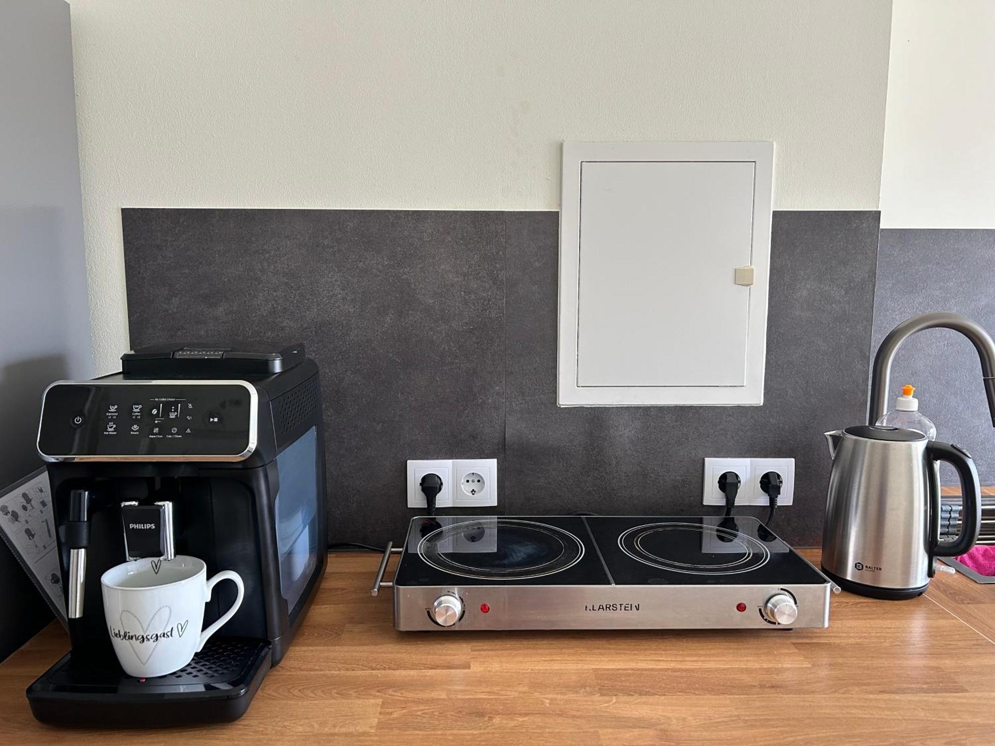 Schoene Neue 4 Zimmer Wohnung Mit Sued-Balkon Bis 8 Personen Naumburg  Dış mekan fotoğraf