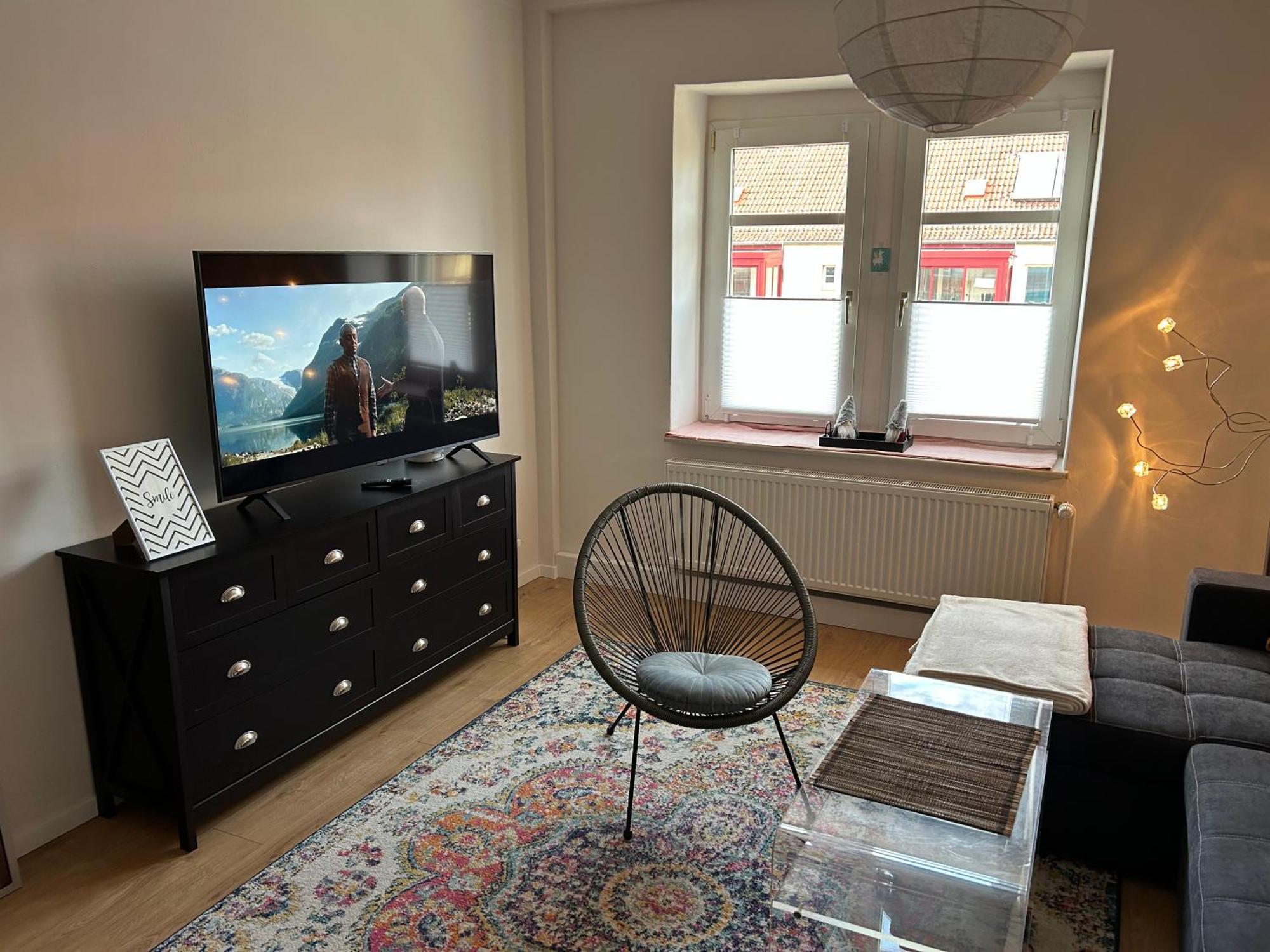 Schoene Neue 4 Zimmer Wohnung Mit Sued-Balkon Bis 8 Personen Naumburg  Dış mekan fotoğraf